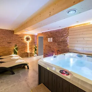  Apartmanhotel Jarosta & Spa, Ac -free Parking Lengyelország